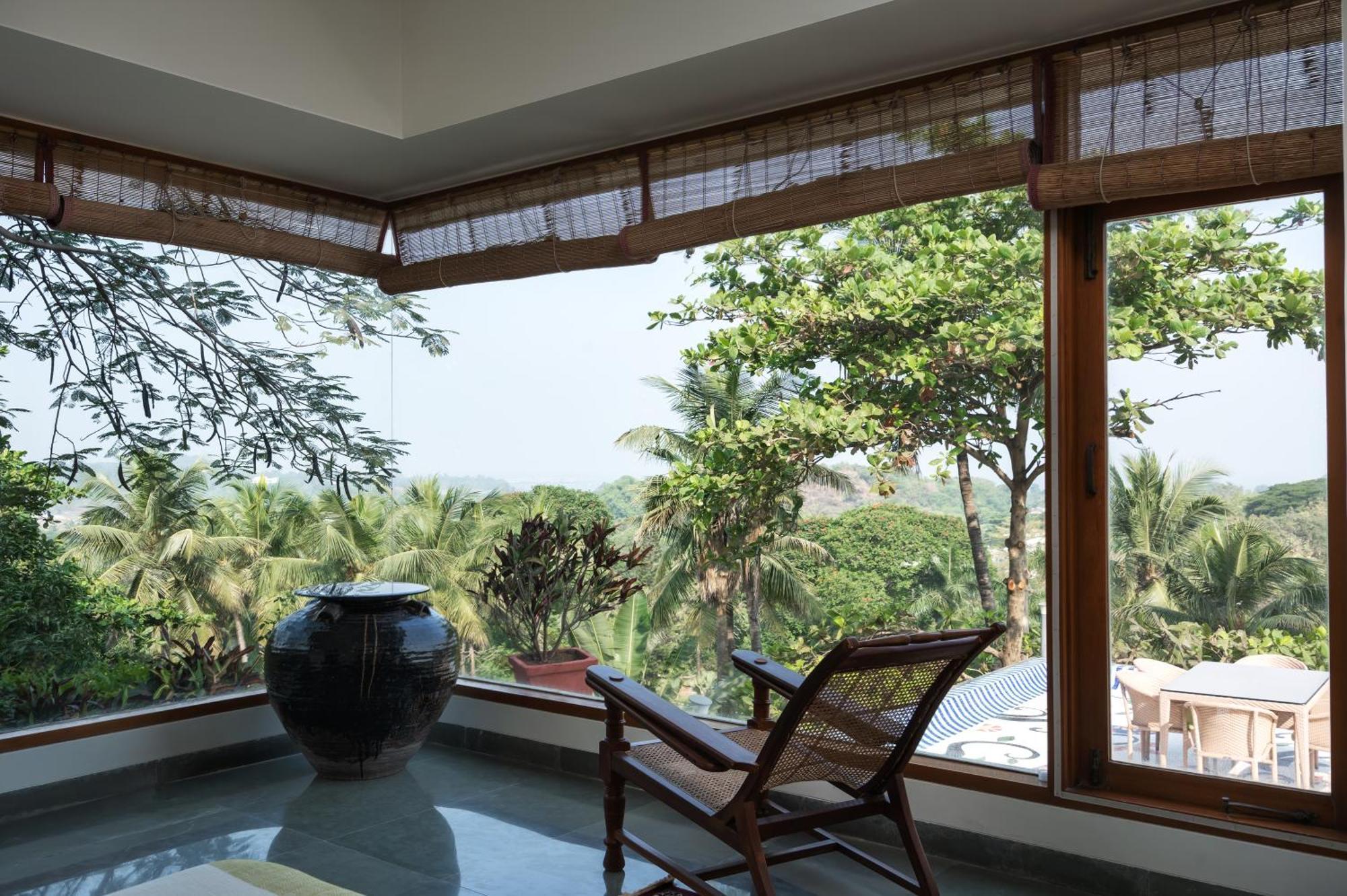 Saffronstays Pride Rock Mandve Exterior foto